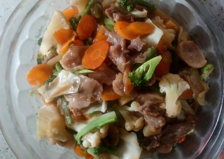 Cap Cay Bakso dan daging sapi