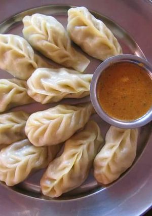 A picture of Momos.