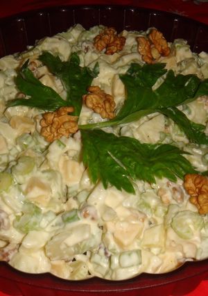 Una foto de Ensalada Waldorf con queso
