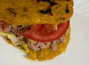 Foto principal de Arepita Saludable de pimentón, cilantro y ajo porro 🤤