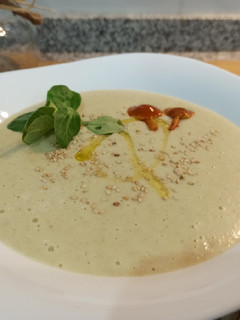 Una foto de Crema de setas, puerro y patata en Mambo Cecotec 🥣