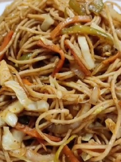 हक्का नूडल्स (Hakka Noodles Recipe In Hindi) रेसिपी मुख्य फोटो