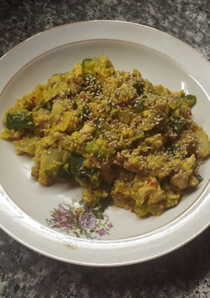 Una foto de Zapallitos revueltos con pollo