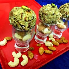 A picture of Choorma ladoo.