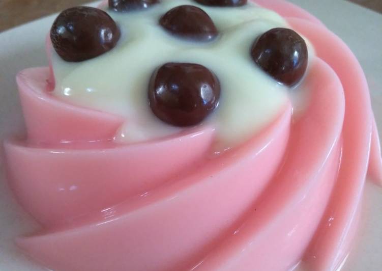 Puding Stroberi Simple