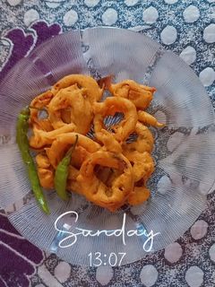 अनियन रिंग्स पकौड़ा (onion rings pakoda recipe in Hindi) रेसिपी मुख्य फोटो