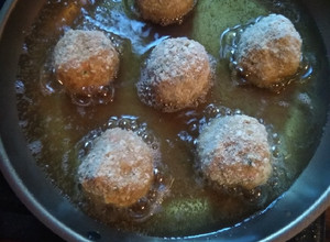 Una foto de Bolitas de atún empanizadas