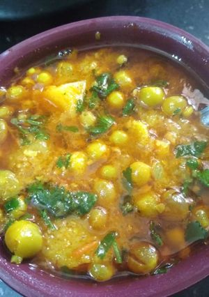 A picture of Aalu peas.