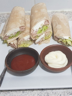 Una foto de Tortillas atún-queso