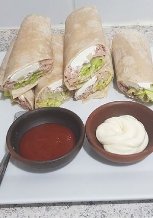 Una foto de Tortillas atún-queso