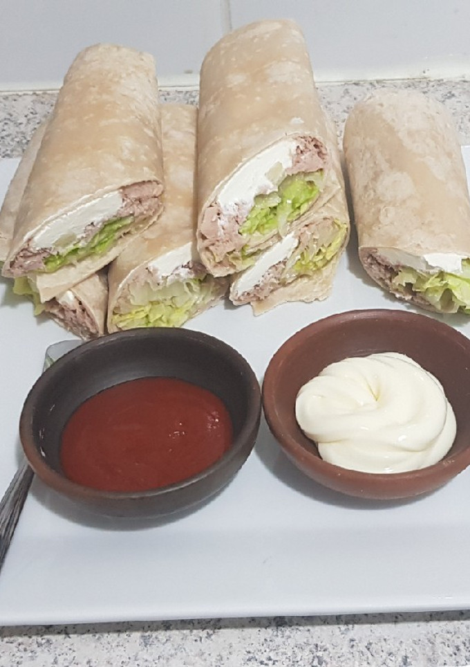 Una foto de Tortillas atún-queso