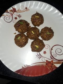 चूरमा के लड्डू (Churma ke ladoo recipe in hindi) रेसिपी मुख्य फोटो