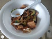 Una foto de tilapia guisada