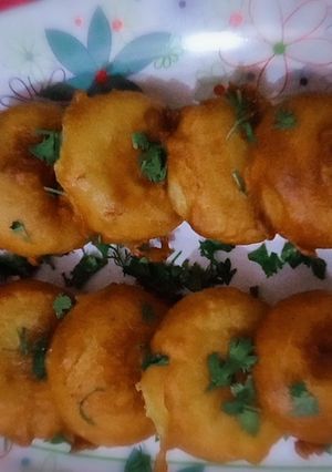 आलू की टिक्की (Aloo ki tikki recipe in Hindi) रेसिपी मुख्य फोटो