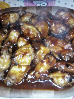 Una foto de Alitas con salsa BBQ