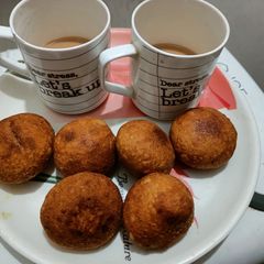 A picture of Fried Litti.