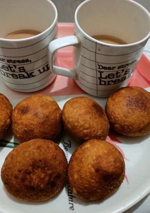 A picture of Fried Litti.