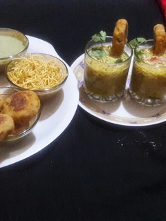 રગડા વીથ કટલેસ(ragda with cutlet recipe in Gujarati) રેસીપી મુખ્ય ફોટો