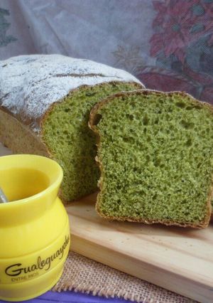Una foto de Pan de espinaca🌿
