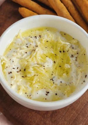 Una foto de 🧀 Dip de quesos, ricota y yogur 🧀