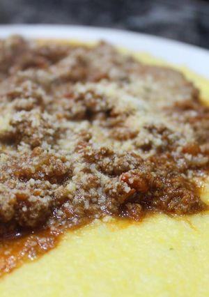Una foto de Polenta & bolognesa