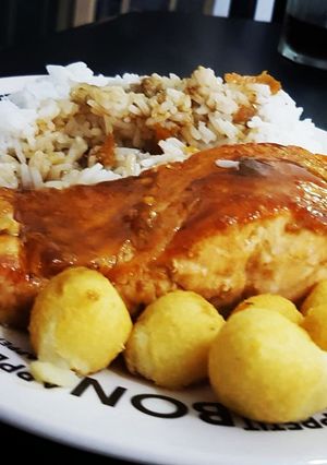 Una foto de Salmón a la mostaza