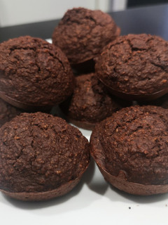 Una foto de Magdalenas de avena y chocolate