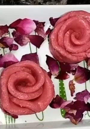 મીઠા રોઝ રેસીપી મુખ્ય ફોટો