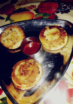 A picture of Burger idli.