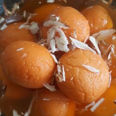 A picture of Mango Rasgulla.