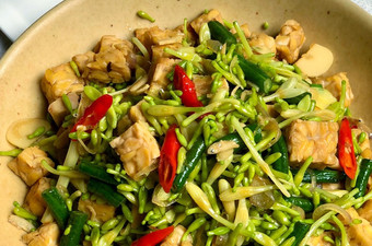 Cara Gampang Menyiapkan Oseng Bunga Pepaya Tempe Anti Gagal