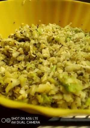 A picture of Stirfried Cauliflower and Broccoli.