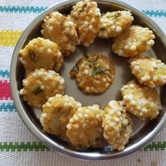A picture of Sabudana Vada.
