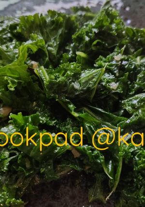A picture of Sautéed Kale with Garlic.