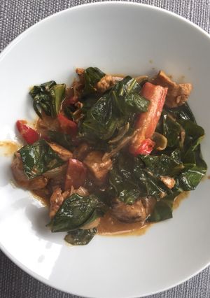A picture of Spiced coconut chicken.