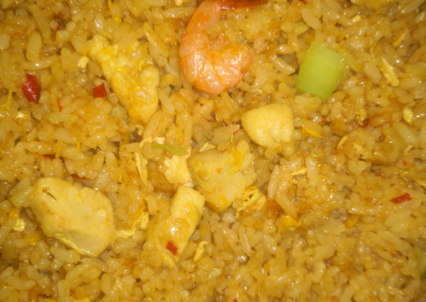 Nasi Goreng Kunyit dari nasi kulkas kemarin