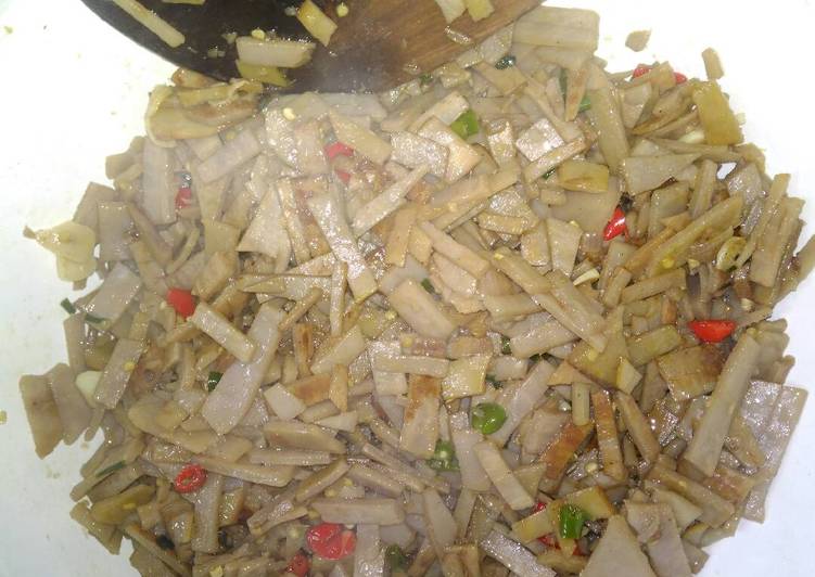 Resep Tumis kulit singkong pedas enak yang Bisa Manjain Lidah