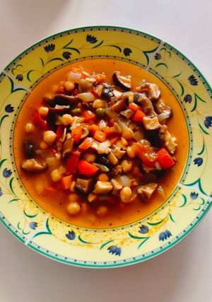 Una foto de Callos vegetarianos🍄‍🟫🍅🧅