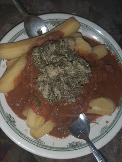 A picture of Matoke and ground nuts stew.