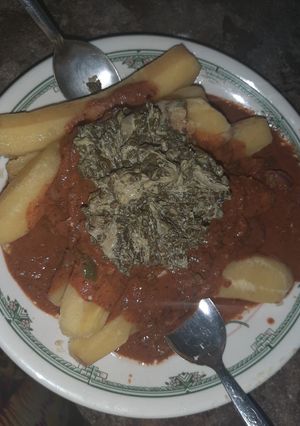 A picture of Matoke and ground nuts stew.
