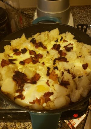 A picture of Loaded breakfast skillet.