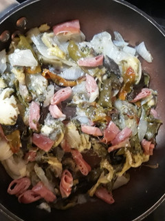 Una foto de Ensalada tibia de verduras al horno con jamón