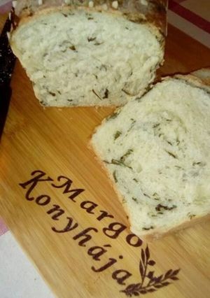 Medvehagymás kenyér recept fotója