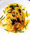 Spaghetti con Pompelmo Giallo Erba Cipollina e Caviale
