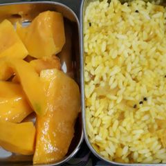 A picture of Day 1 yellow day. Moongdhall Rice and mango.