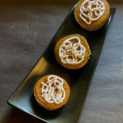 A picture of Gluten free Pumpkin Cream Cheese Cupcakes.