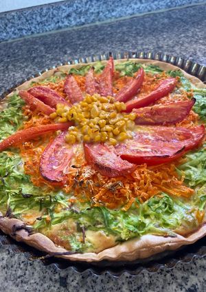 Una foto de Tarta de colores veraniega