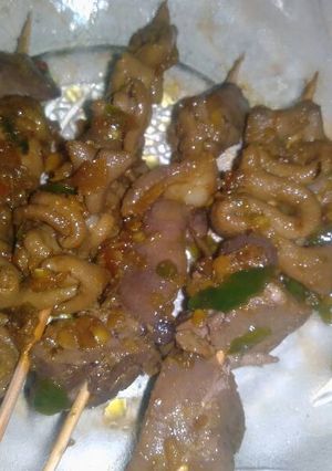 Foto resep Sate usus + ati ayam. Uenak