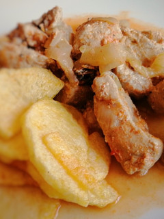 Una foto de Atún encebollado