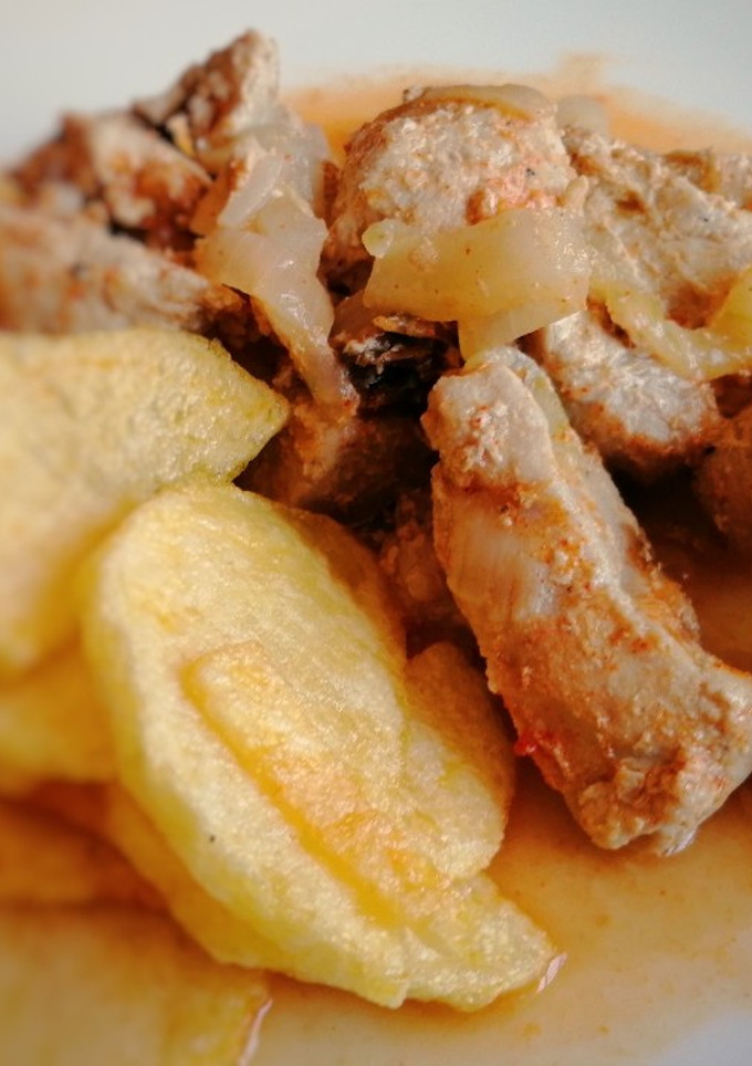 Una foto de Atún encebollado